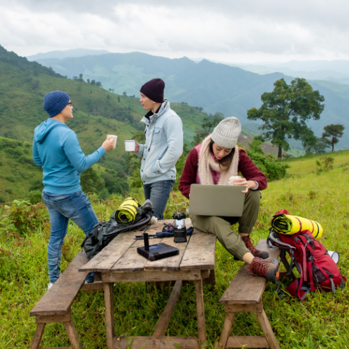 Iridium Go Exec Features Satellite enabled hotspot